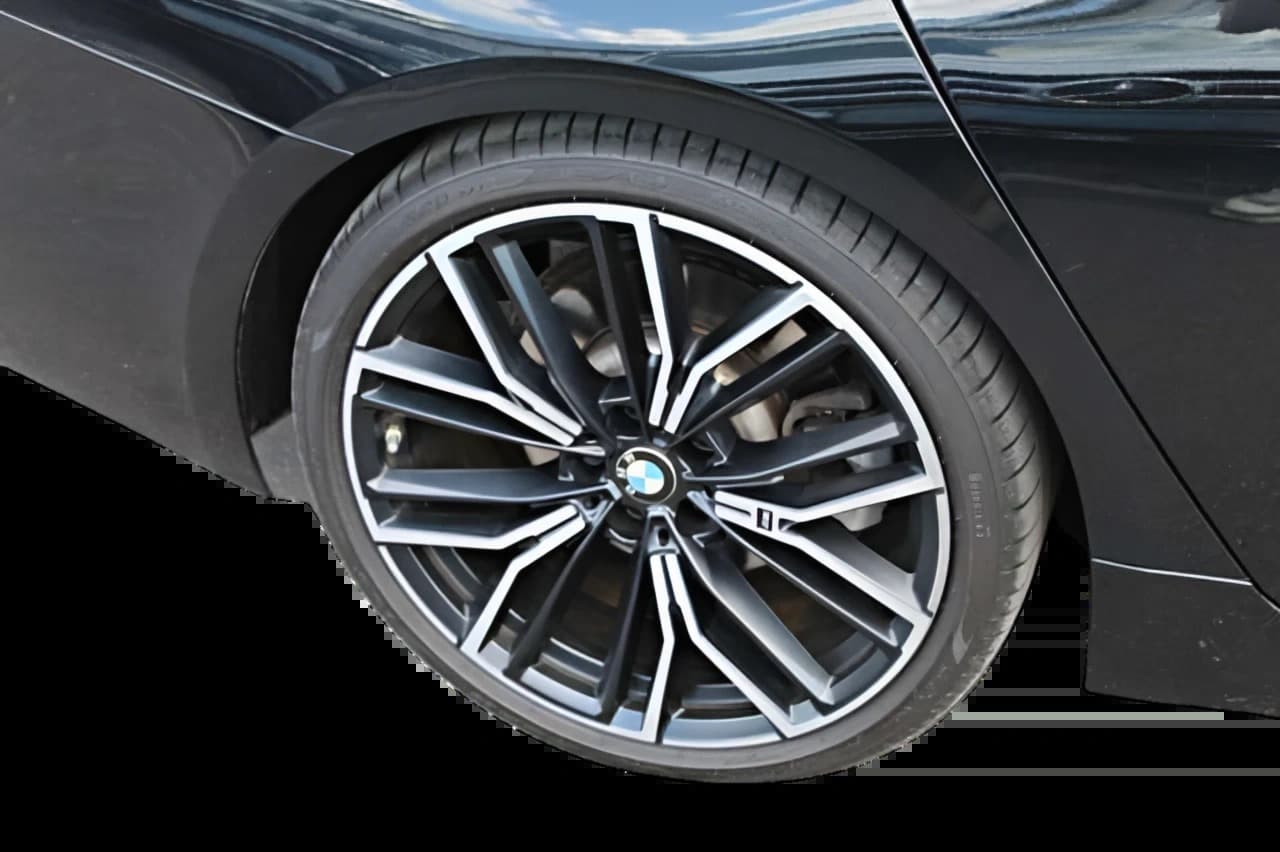 BMW 520 d xDrive Tour. M Sportpaket+DAB+20 Zoll+AHK+Kamera — 3