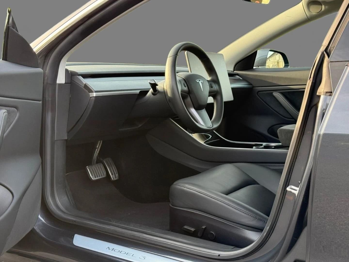 Tesla Model 3 Long Range Dual AWD — 9