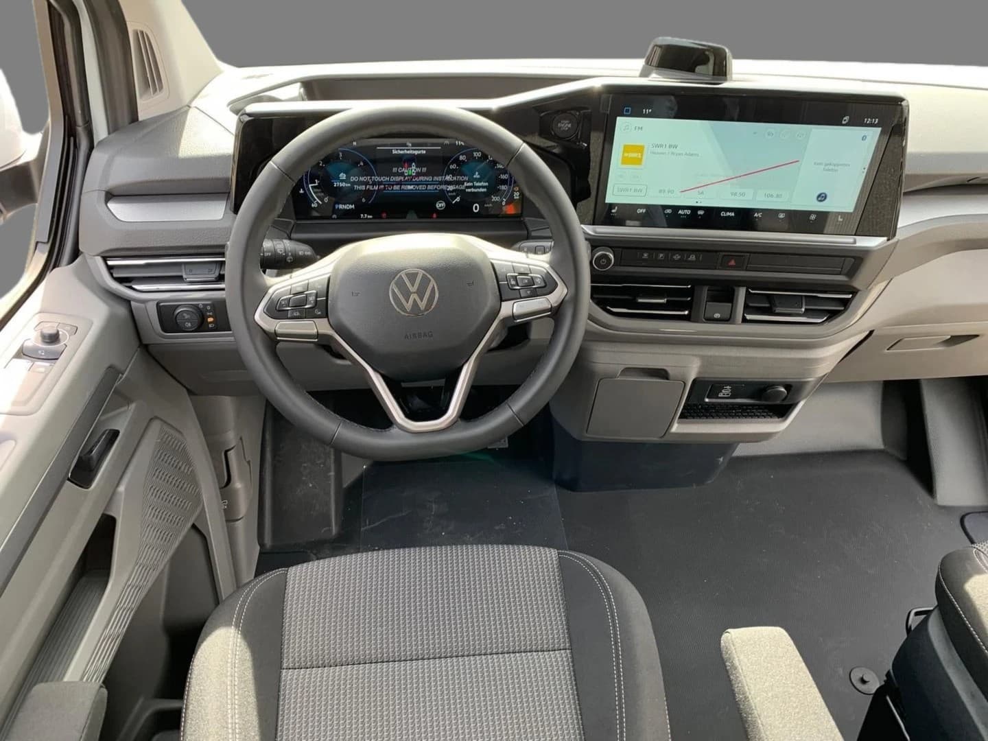 Volkswagen T7 Transporter Kasten Plus Mixto kurz KR AHK 5-Sitzer APP Tempo — 4