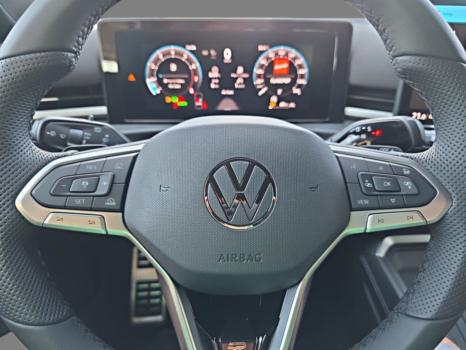 Volkswagen T-Roc R-Line 1.5 eTSI aAHK/Easy Open/Winterp. — 19