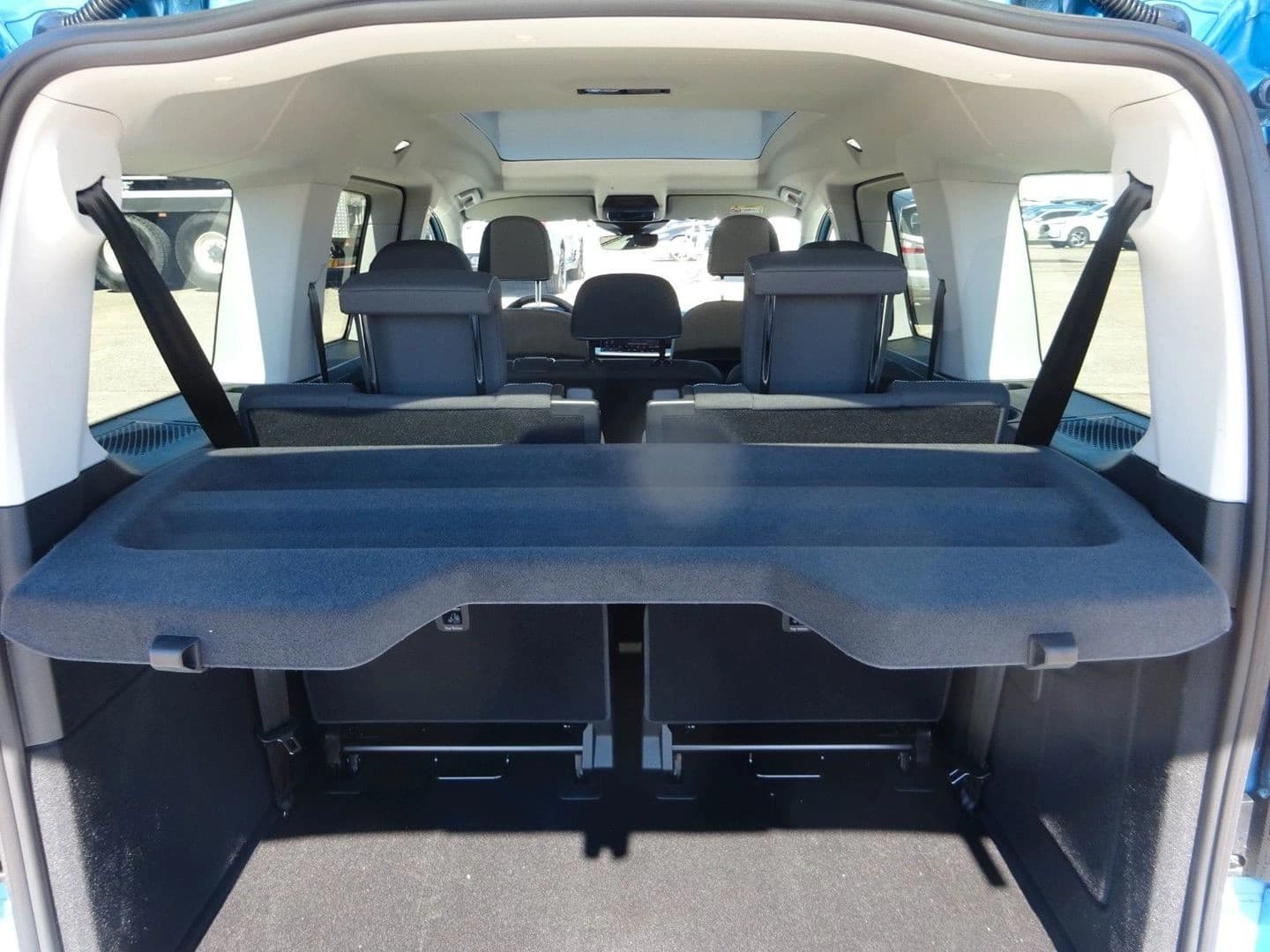 Ford Grand Tourneo Connect Active AWD Stdhz AHK Pano — 6