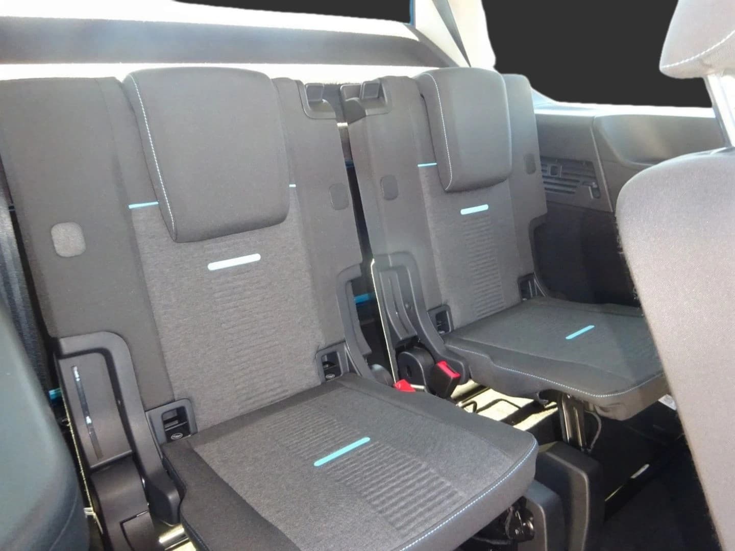 Ford Grand Tourneo Connect Active AWD Stdhz AHK Pano — 19