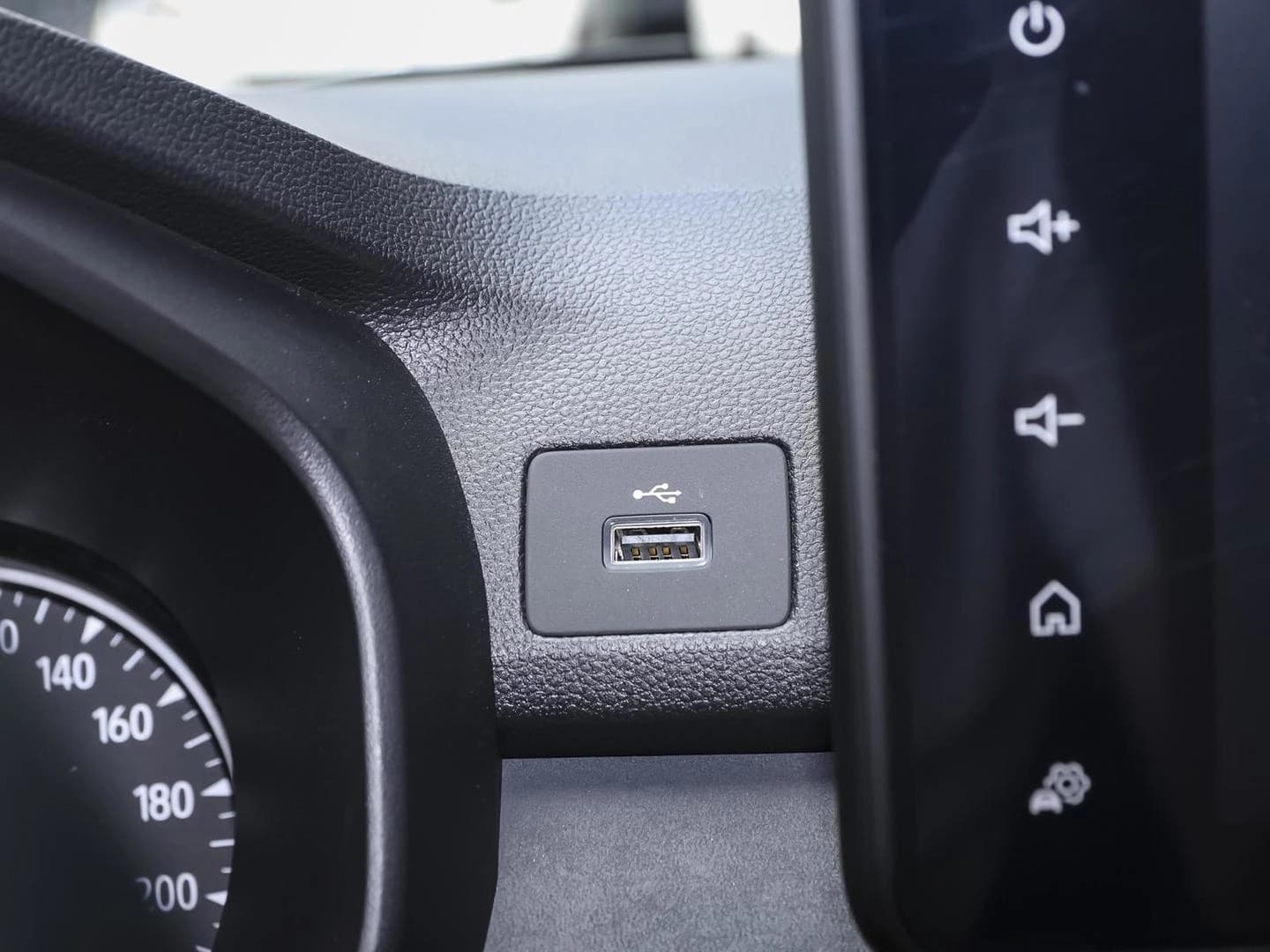 Dacia Jogger Extreme ECO-G 100 NAVI SHZ PDC KLIMA ZV — 12