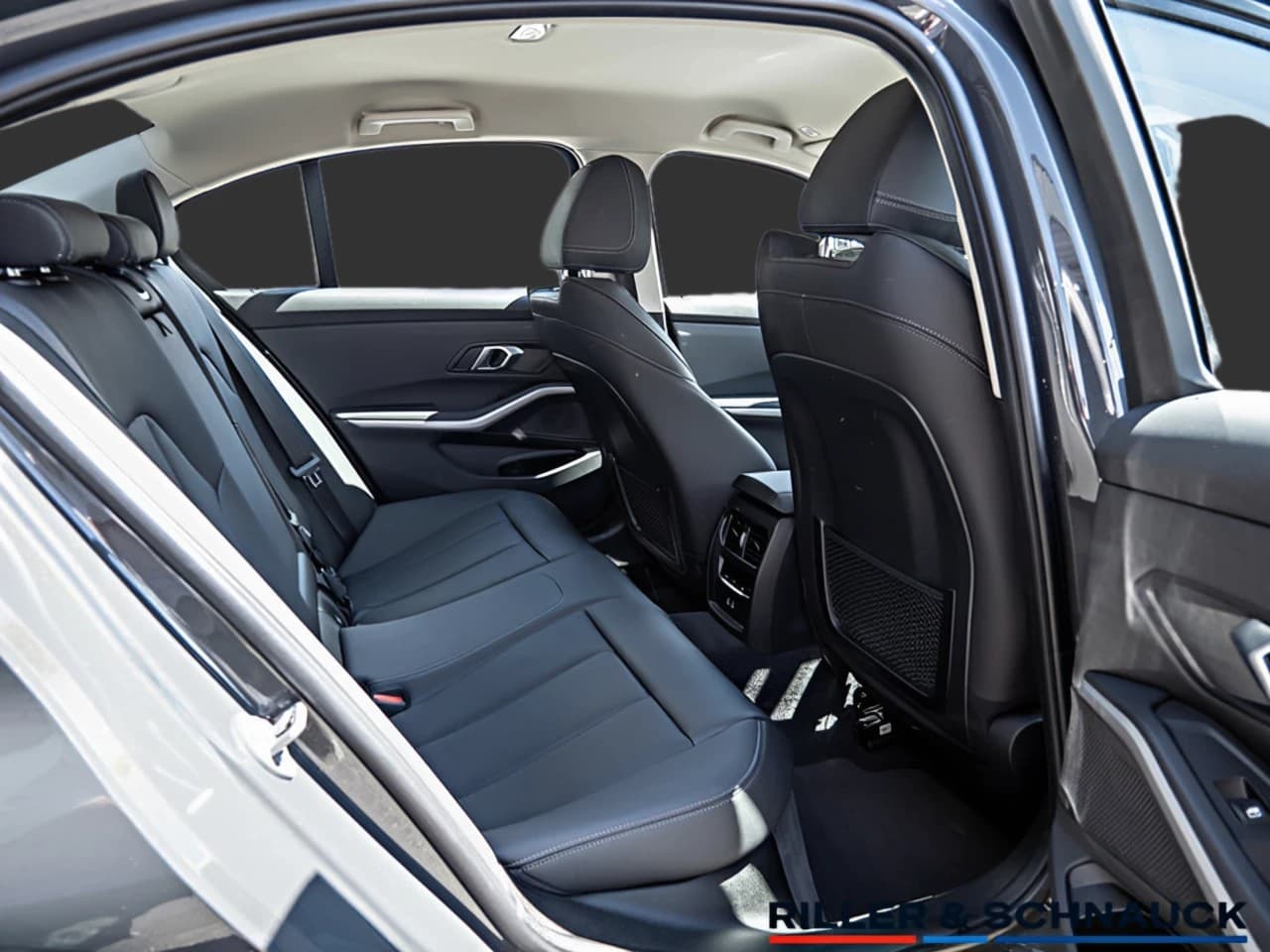 BMW 320 320e — 7
