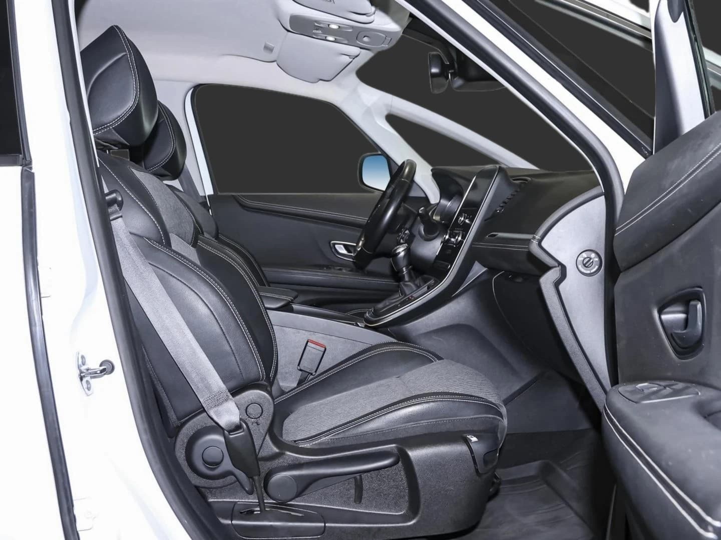 Renault Scenic TCe 140 INTENS LED NAVI 20ZOLL PDC KLIMA — 15