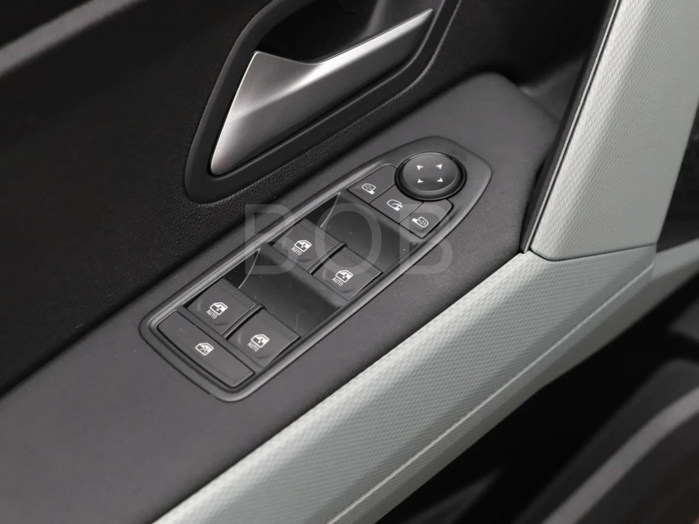 Dacia Duster Extreme HYBRID 140 NAVI SHZ PDC KLIMA — 11