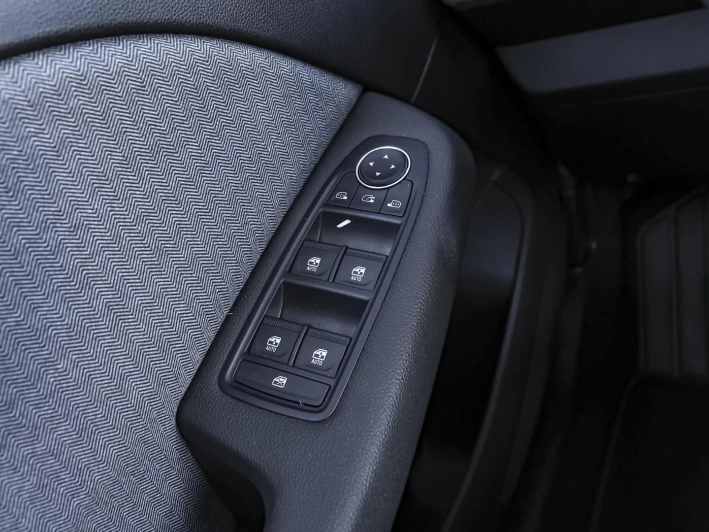 Renault Clio Techno Full Hybrid E-Tech 145 NAVI PDC — 3