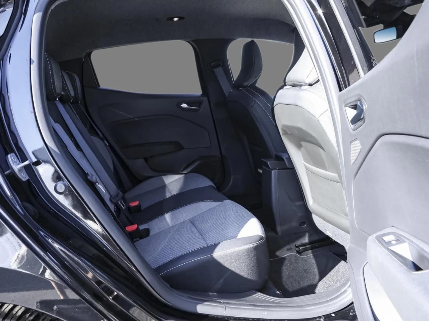 Renault Clio Techno Full Hybrid E-Tech 145 NAVI PDC — 11