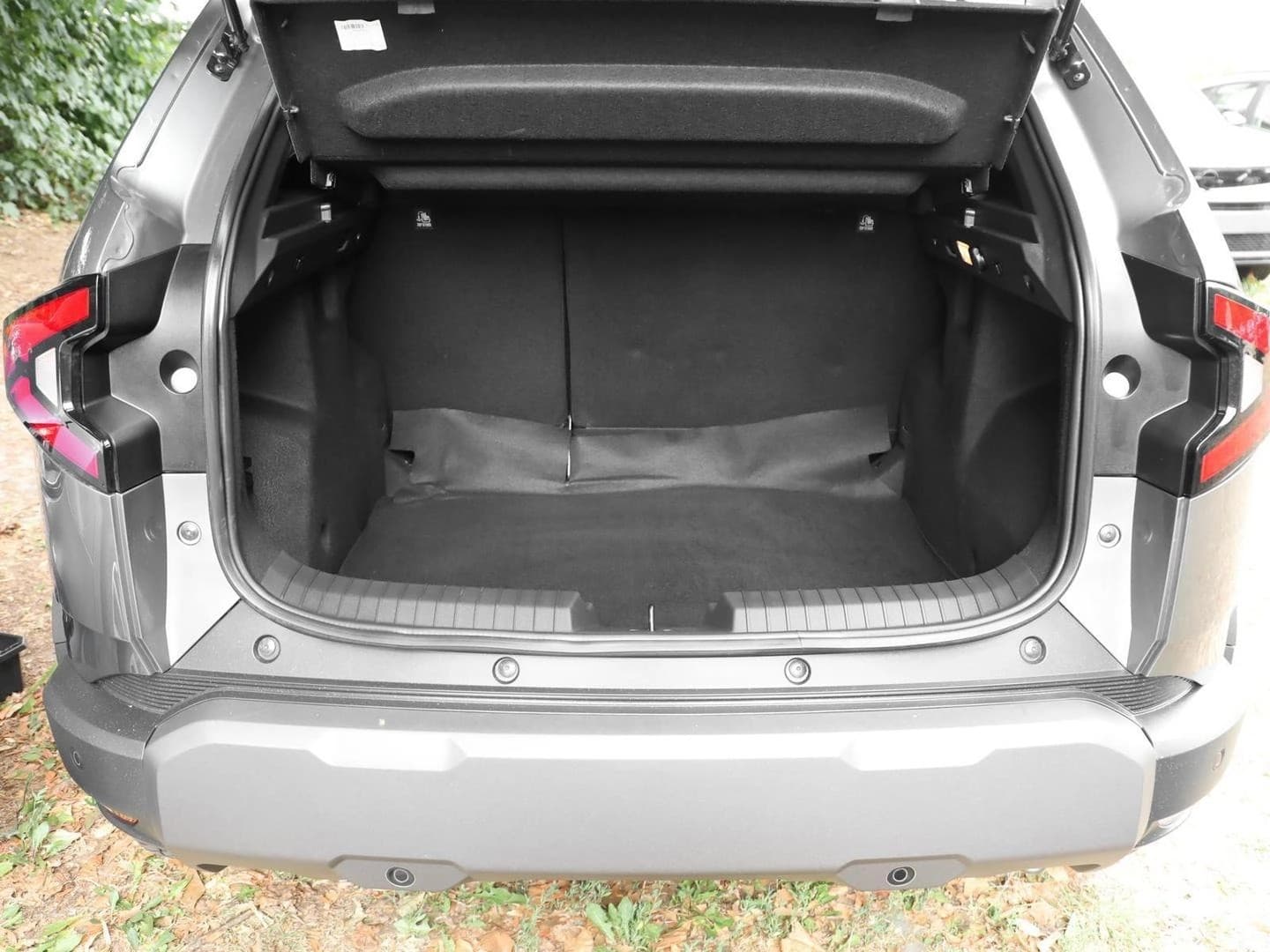 Dacia Duster III 1.2 TCe 130 Expression NAVI Allwetter — 9