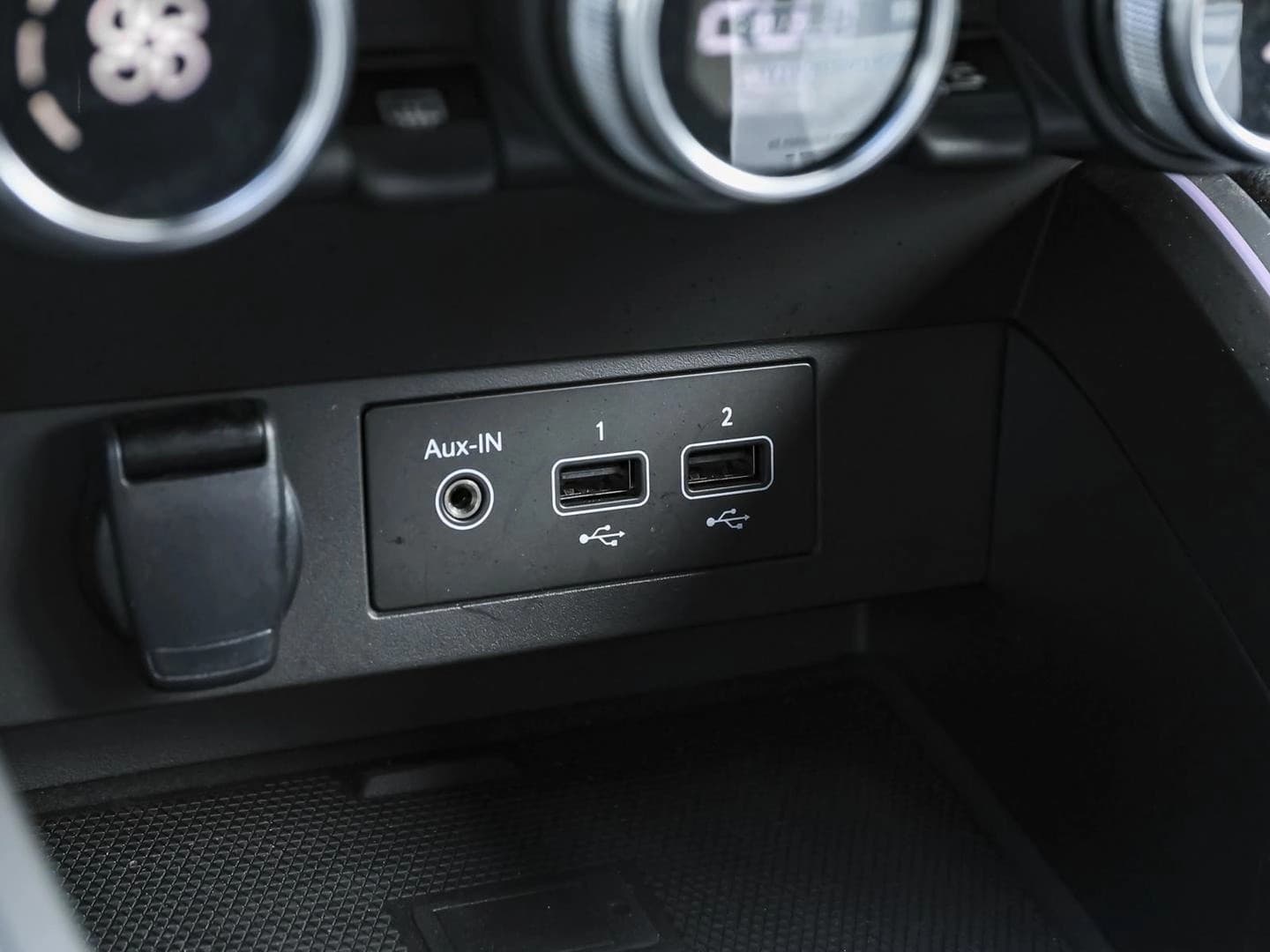 Renault Clio TCe 140 R.S. LINE NAVI SHZ PDC BT — 12