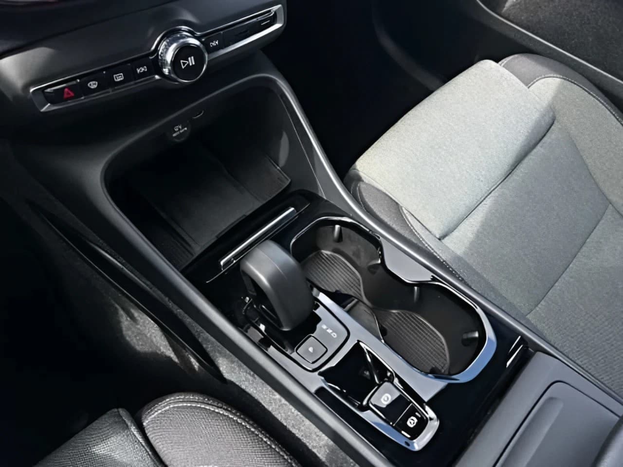 Volvo XC40 XC40 Plus Dark 2WD/Keyless/Klima/SitzHz — 20
