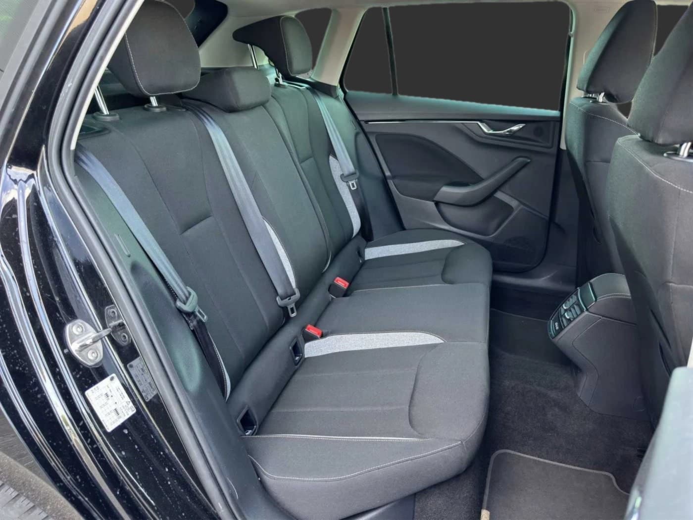 Skoda Kamiq 1.0 TSI Black Doc // LED/Sitzheizung /Kamera — 15