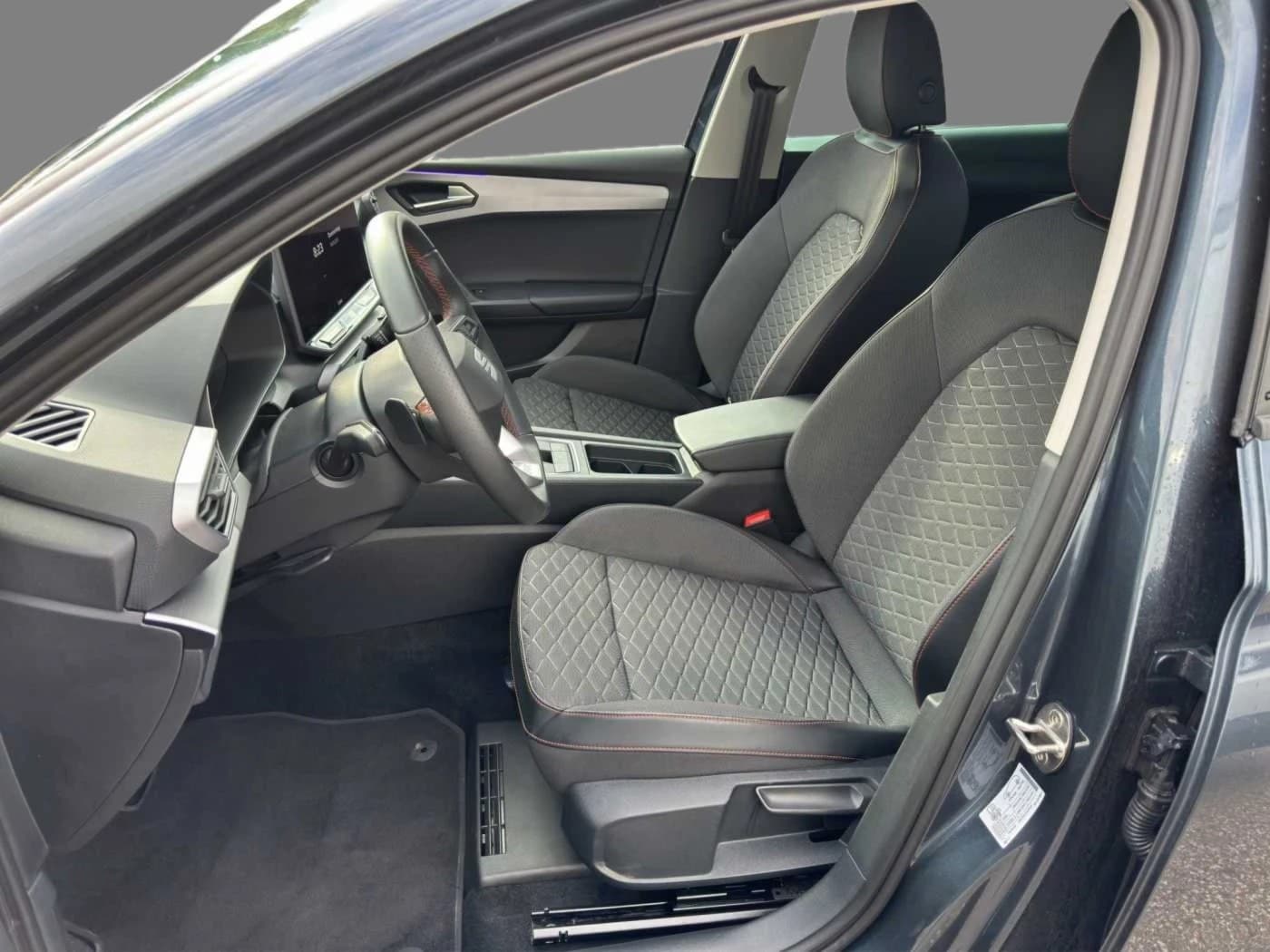 Seat Leon ST 1.5 eTSI FR // 5 Jahre Garantie /LED/Navi /Winterpaket — 8
