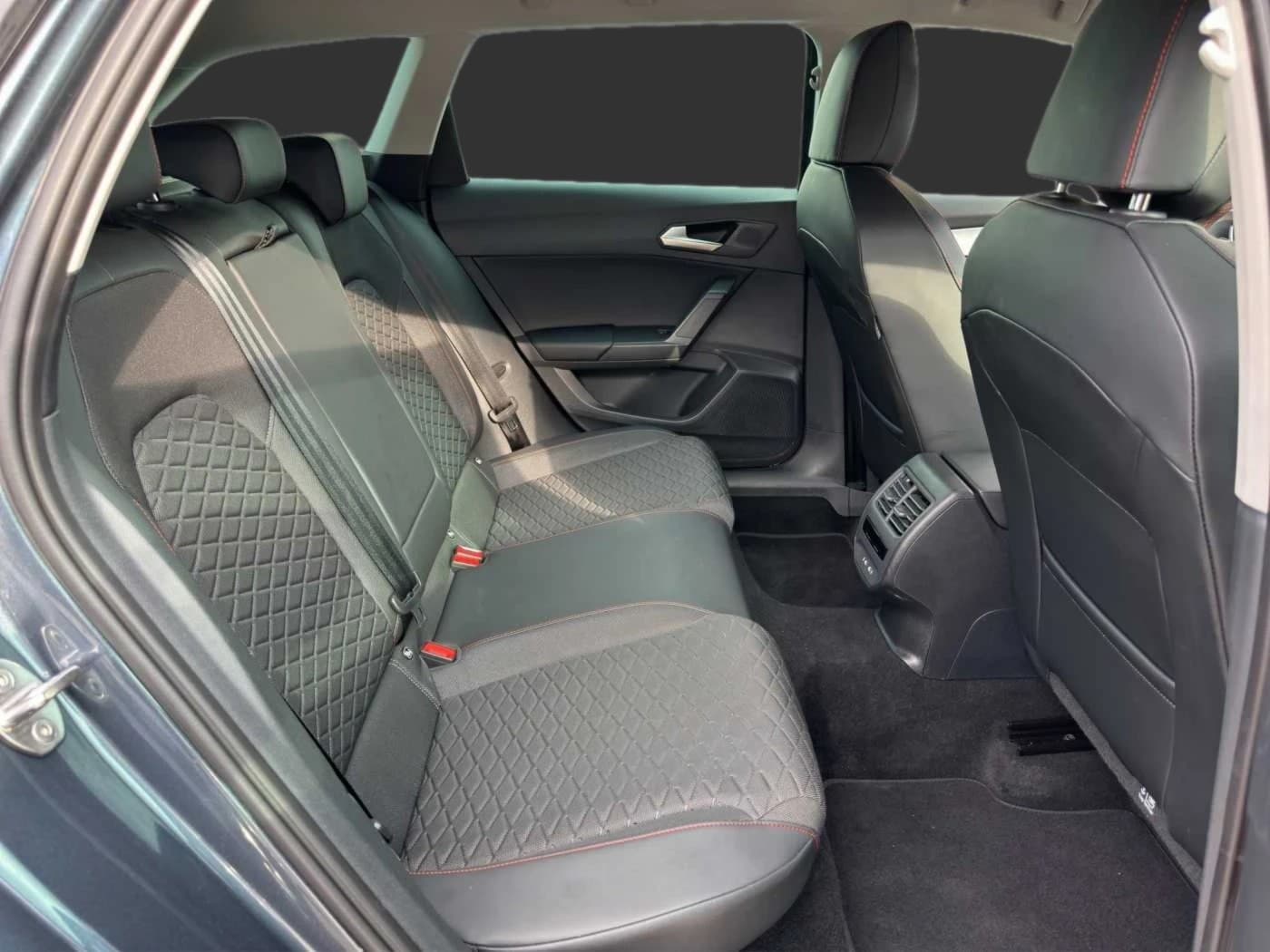 Seat Leon ST 1.5 eTSI FR // 5 Jahre Garantie /LED/Navi /Winterpaket — 15