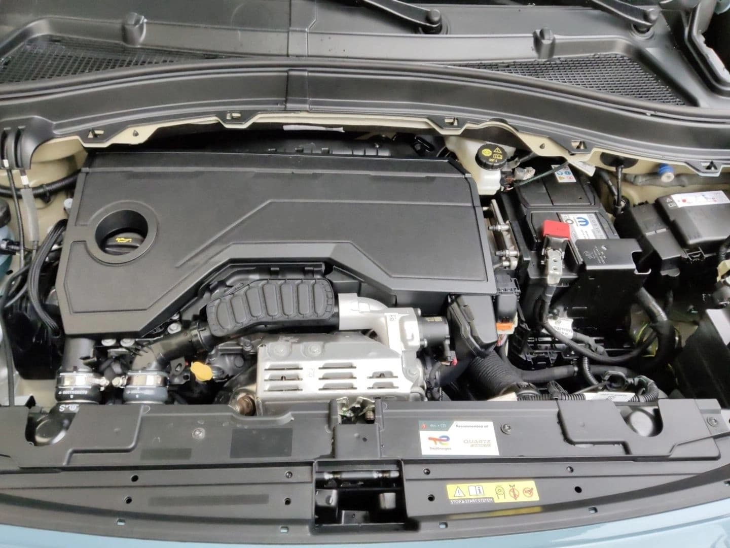 Citroen C3 Aircross PLUS Turbo 7-Sitzer Dach in Schwarz — 13