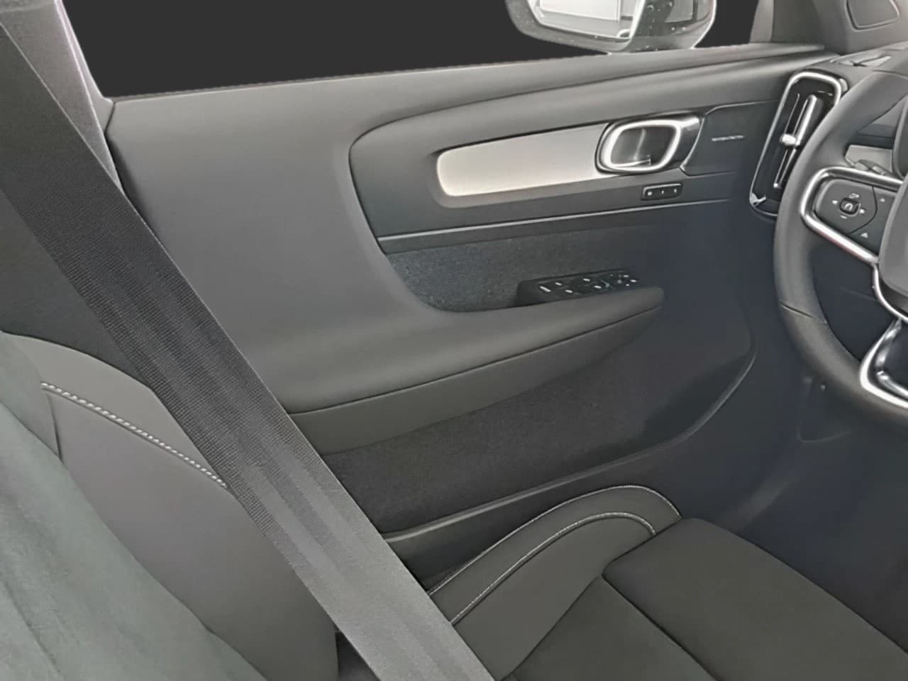 Volvo XC40 B3 Ultra Black Edition StandHZG Digitales Cockpit — 12