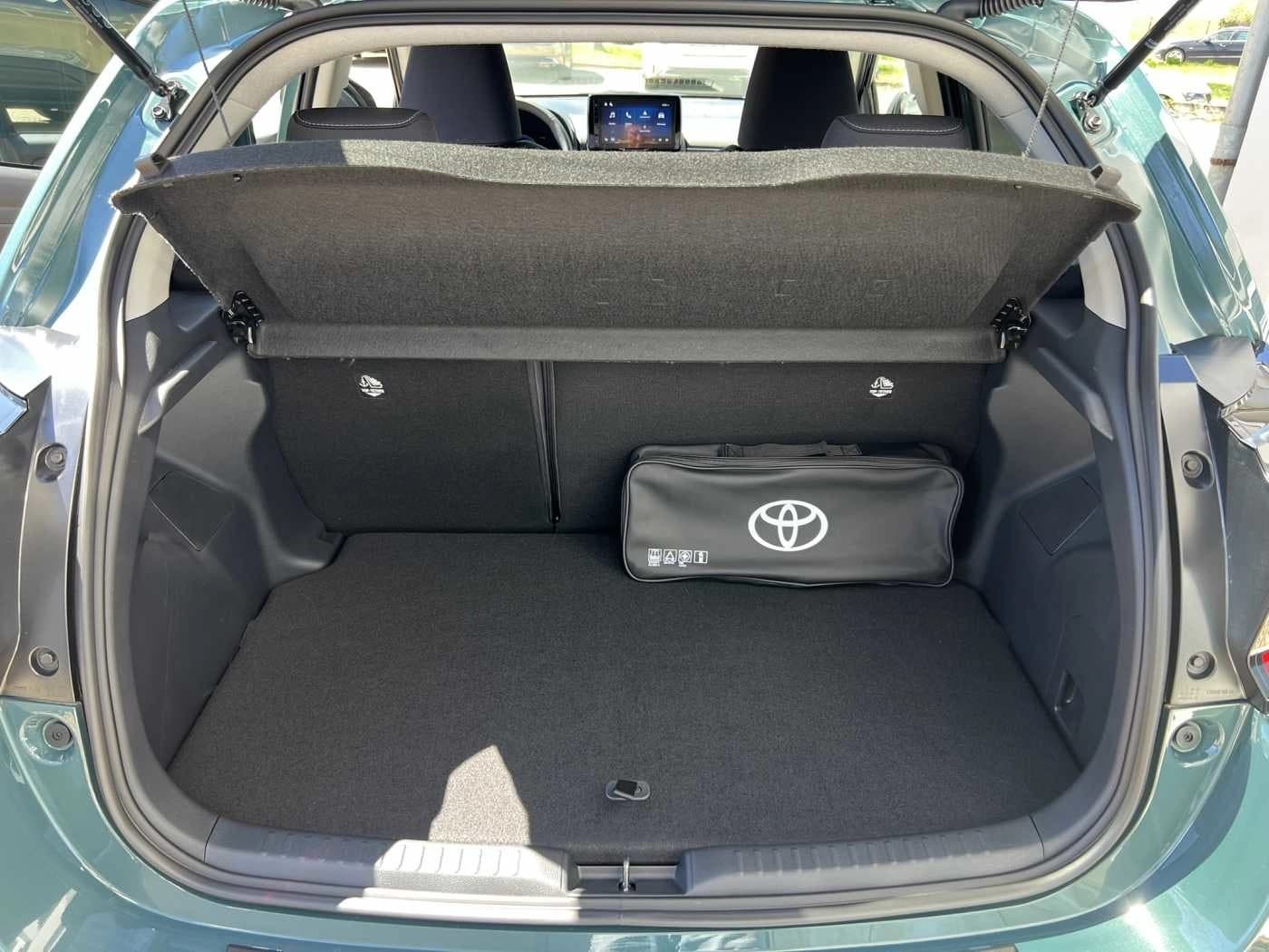 Toyota Yaris Hybrid Teamplayer — 10