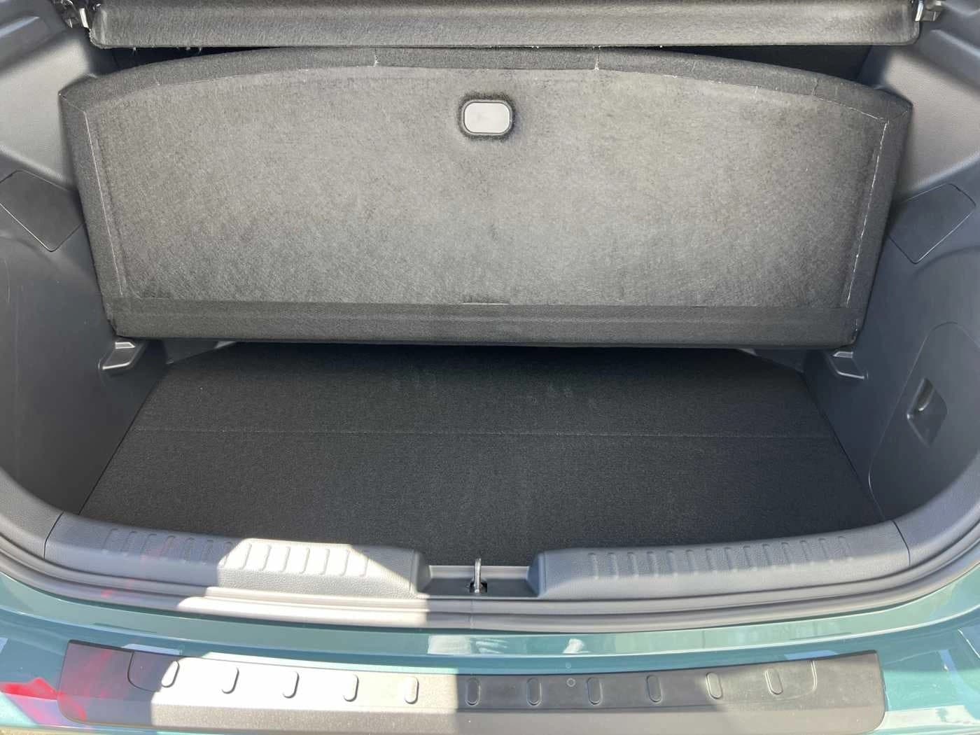 Toyota Yaris Hybrid Teamplayer — 11
