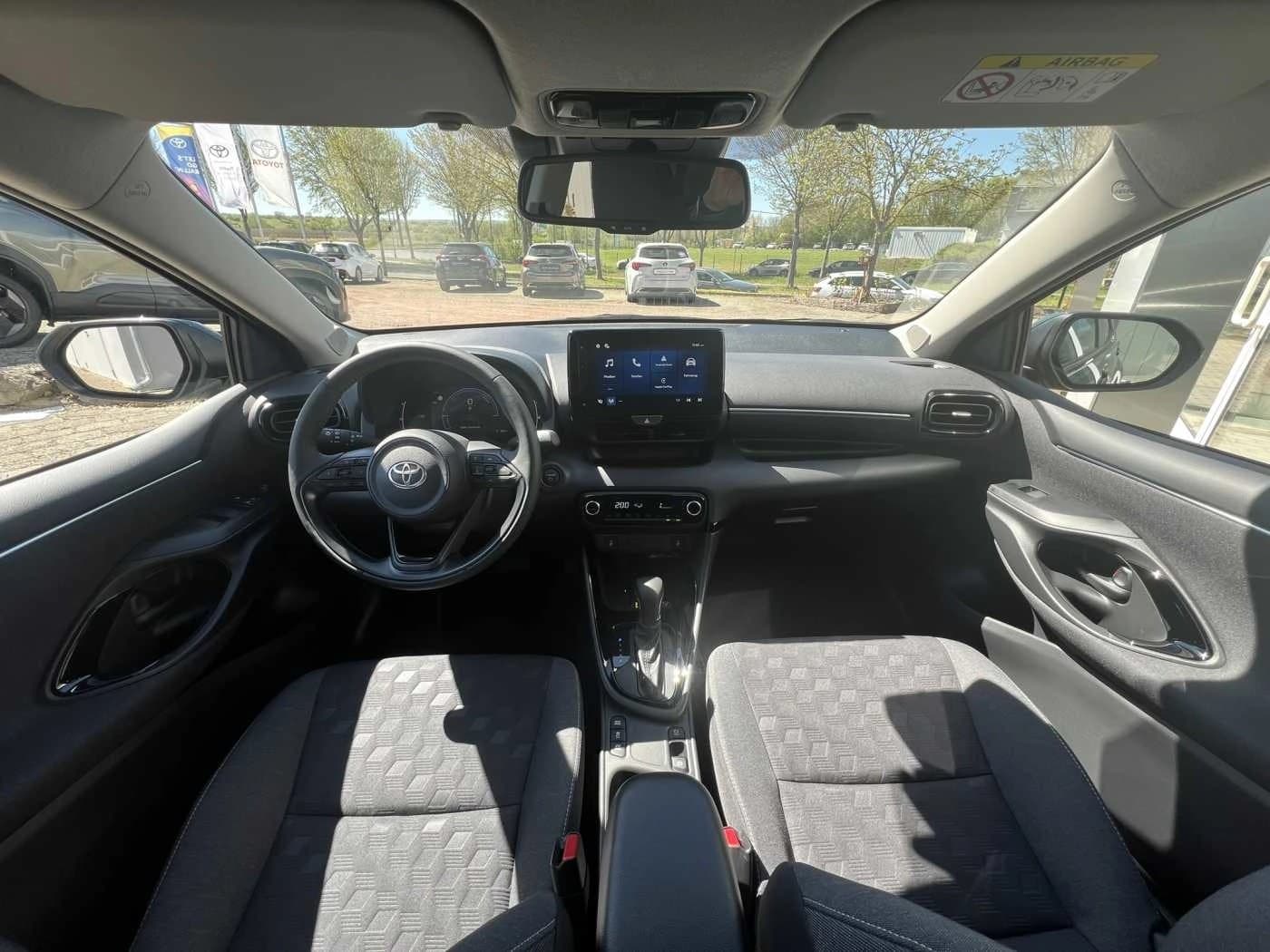 Toyota Yaris Hybrid Teamplayer — 14