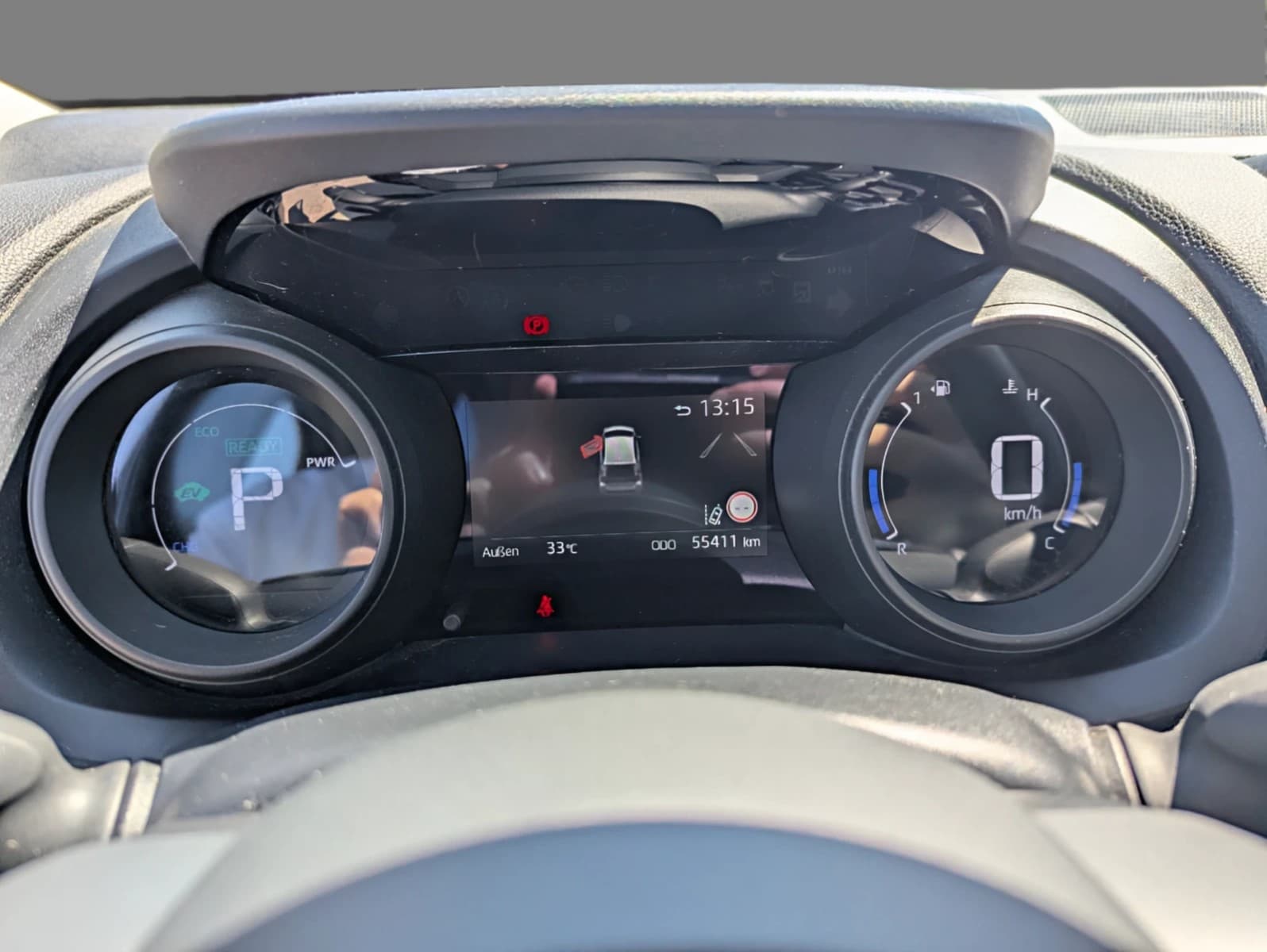 Toyota Yaris Hybrid 1.5 VVT-i Team Deutschland LED, AHK — 11