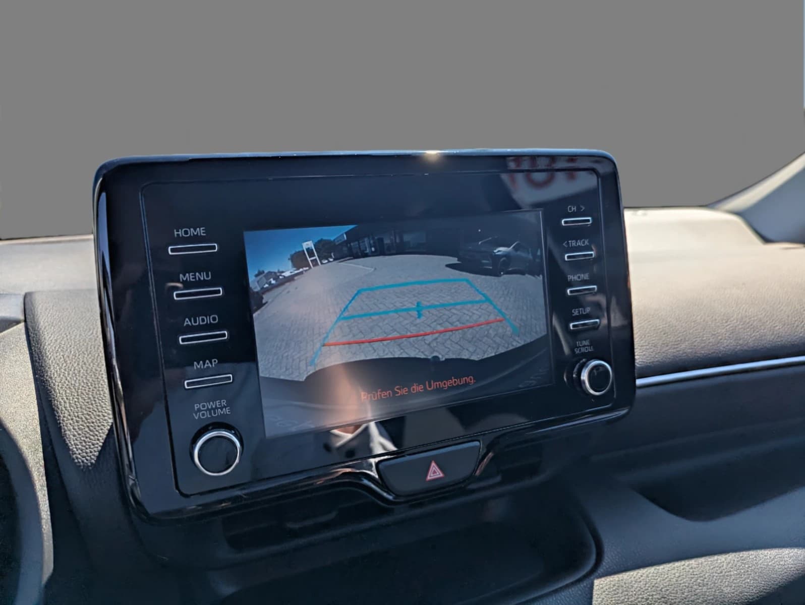 Toyota Yaris Hybrid 1.5 VVT-i Team Deutschland LED, AHK — 13