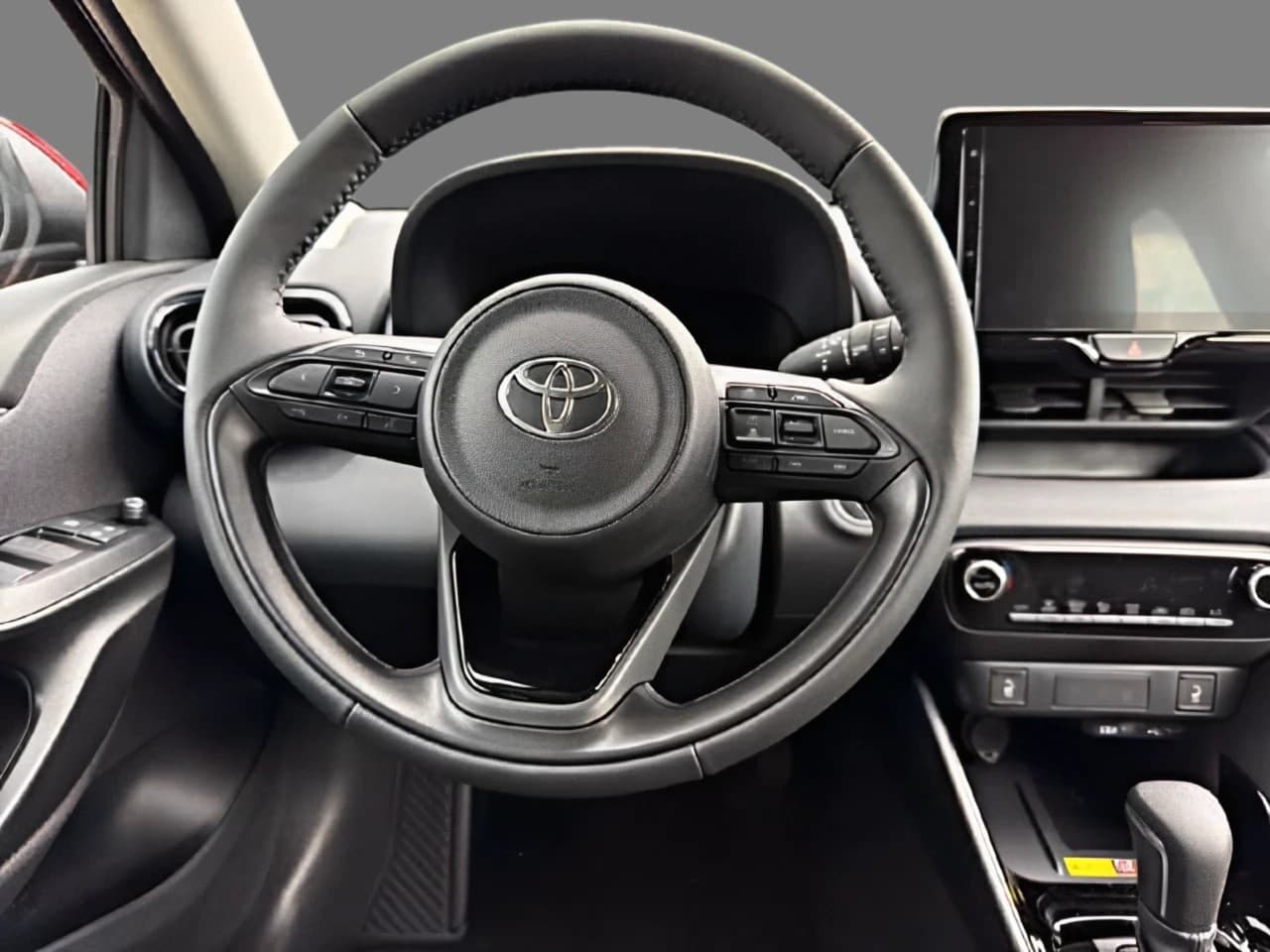 Toyota Yaris Hybrid Teamplayer — 12