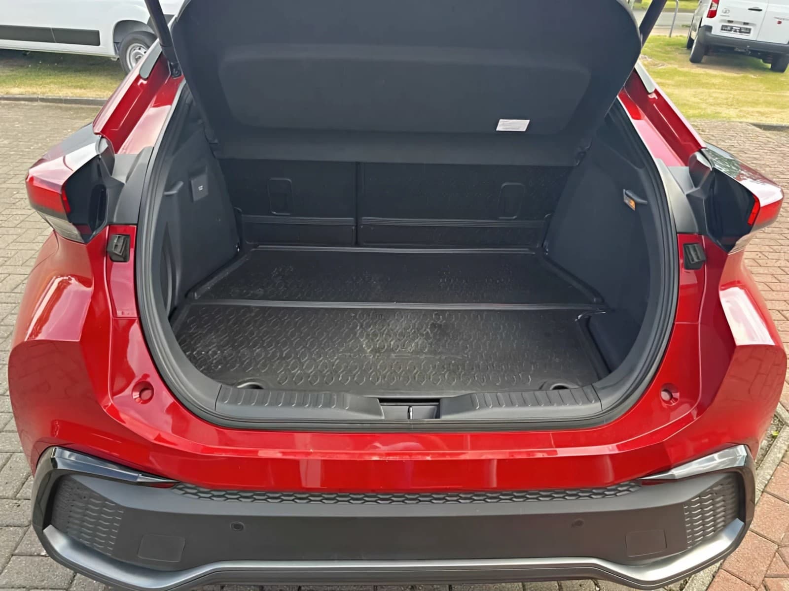 Toyota C-HR 2.0 Plug-in-Hybrid GR SPORT — 7