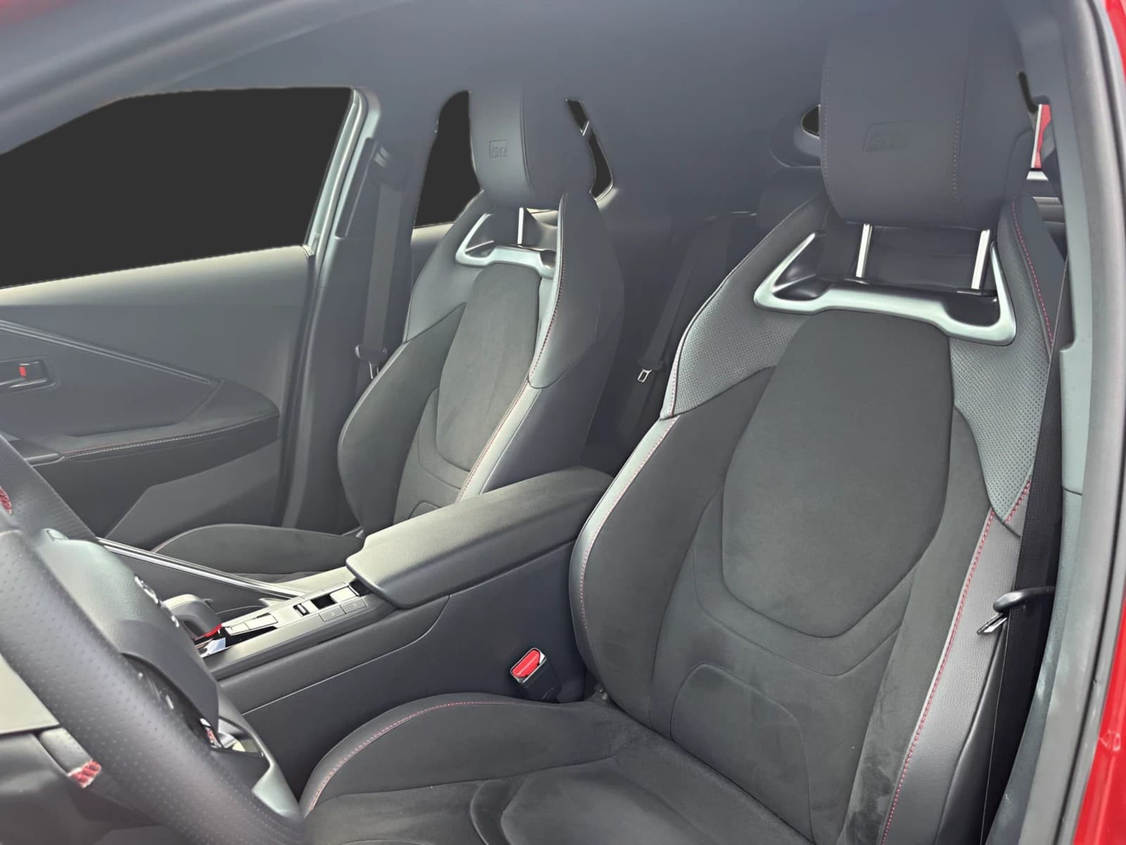 Toyota C-HR 2.0 Plug-in-Hybrid GR SPORT — 8