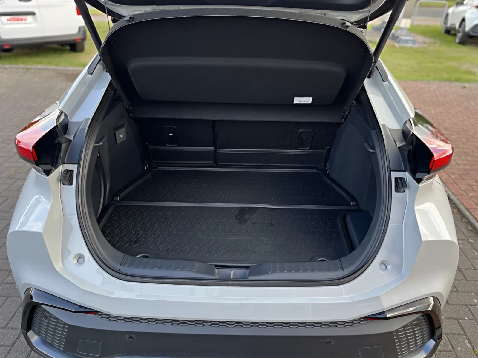 Toyota C-HR 2.0 Plug-in-Hybrid GR SPORT — 9