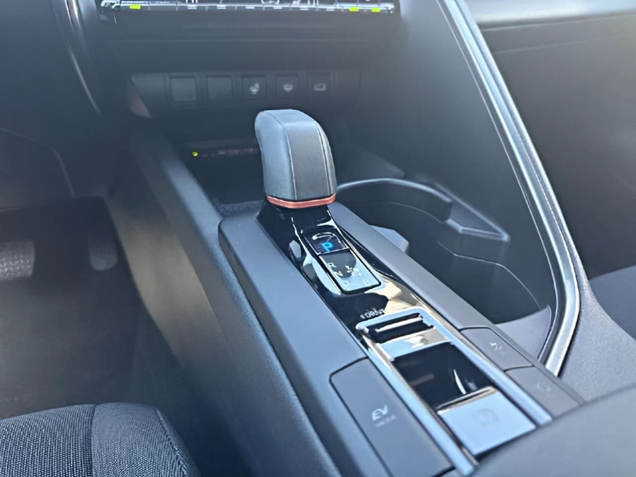 Toyota C-HR Hybrid FWD Teamplayer — 14