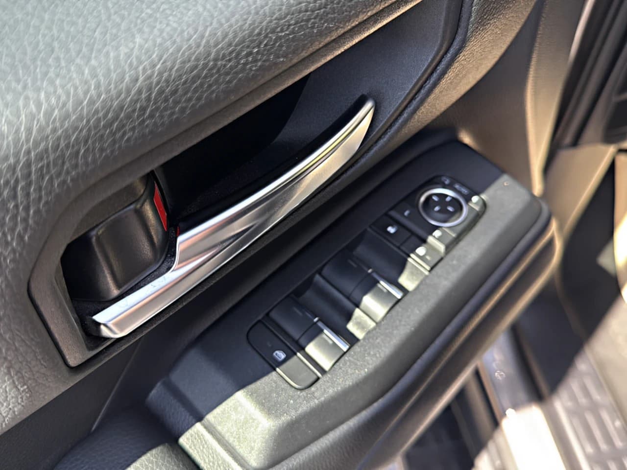 Toyota Land Cruiser 2.8 D-4D AWD Executive — 8