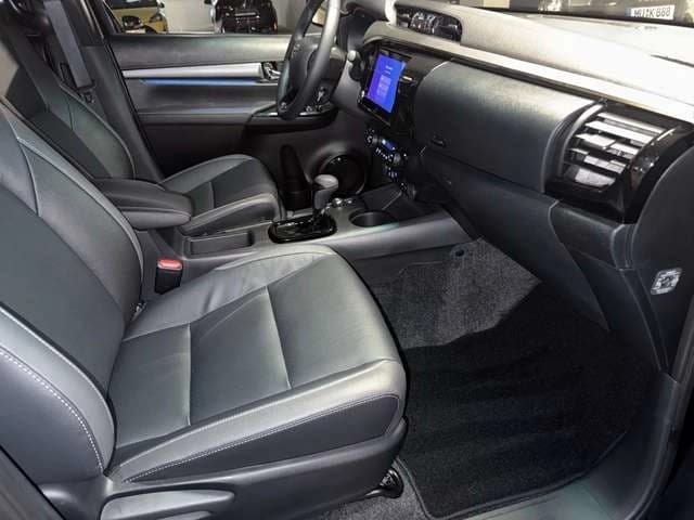 Toyota Hilux 2.8 Mild-Hybrid Double Cab Invincible Leder,sofort — 9
