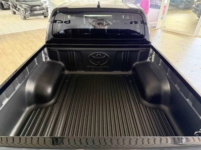 Toyota Hilux 4x4 Double Cab MHEV Autm. Invincible — 9