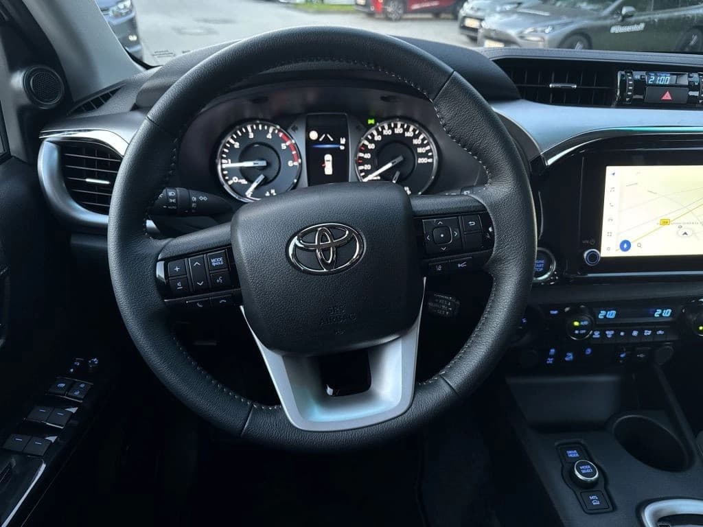 Toyota Hilux 4x4 Double Cab MHEV AT/Smart Connect/2026 — 13