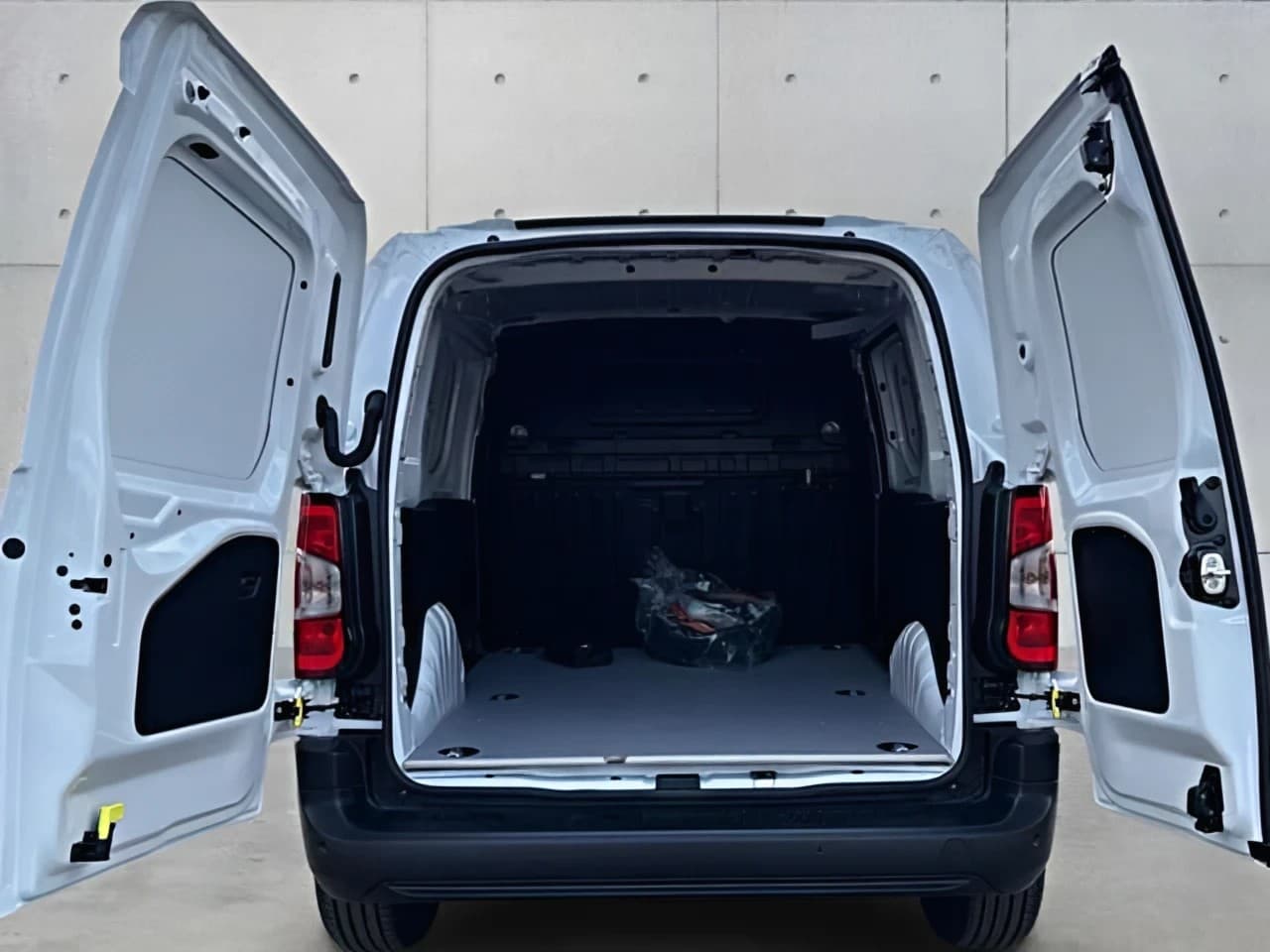 Toyota Proace City Electric (50 kWh) L1 Meister — 7