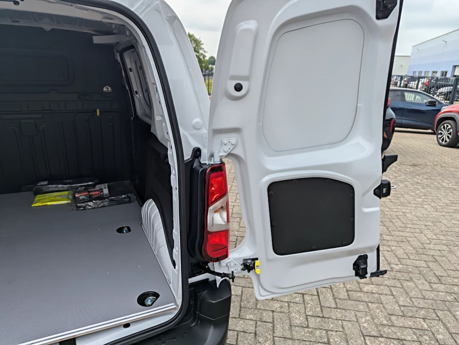 Toyota Proace City L1 1,5-l D-4D S&S Meister — 9