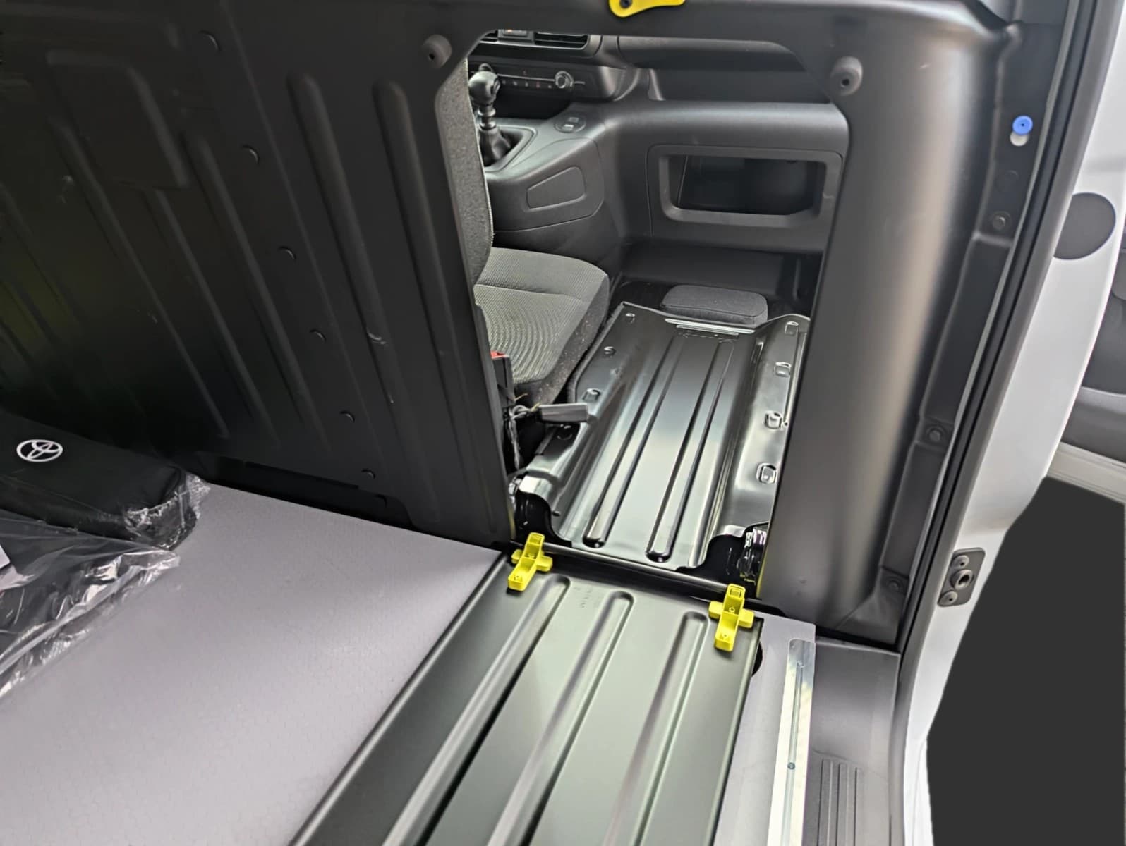 Toyota Proace City L1 1,5-l D-4D S&S Meister — 12