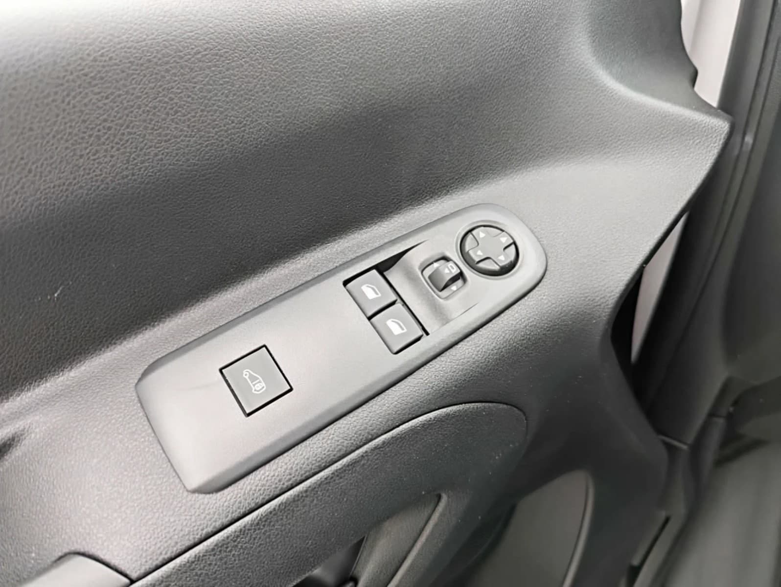 Toyota Proace City L1 1,5-l D-4D S&S Meister — 19