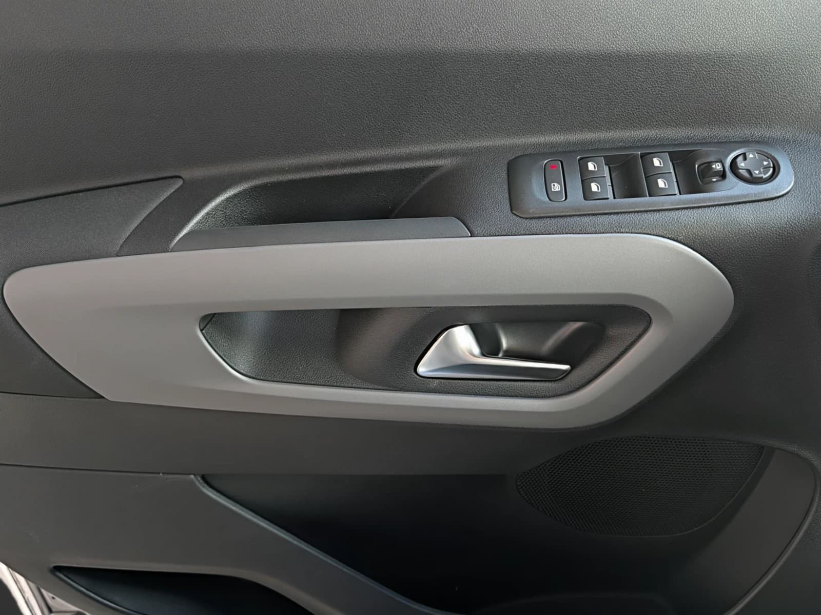 Toyota Proace City Verso 1.2 Turbo L1 Teamplayer — 16