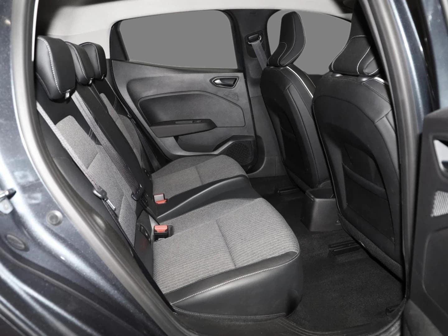 Renault Clio INTENS TCe90 RFK PDC SHA KLIMA DAB CarPlay — 4