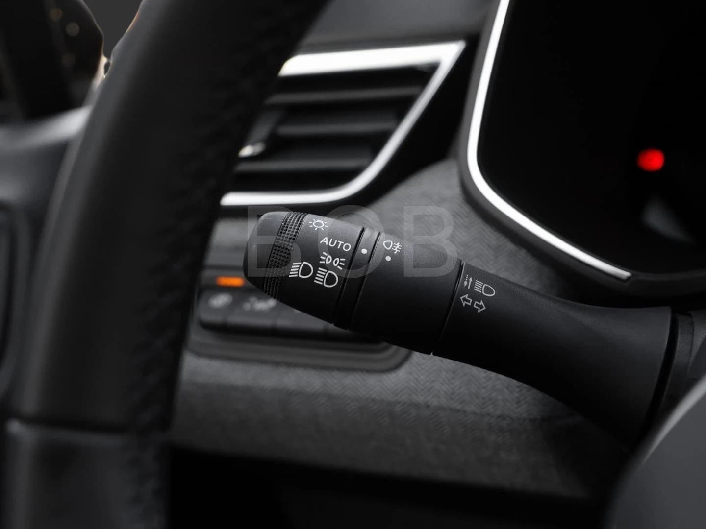 Renault Clio TCe 90 Techno NAVI PDC 360° — 15