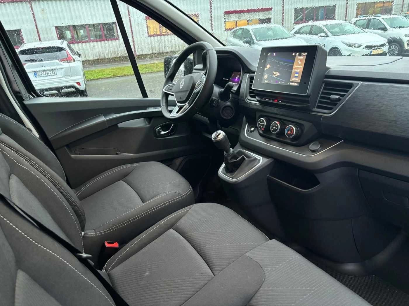 Renault Trafic Grand Evolution Blue dCi 150 RFK AHK — 10