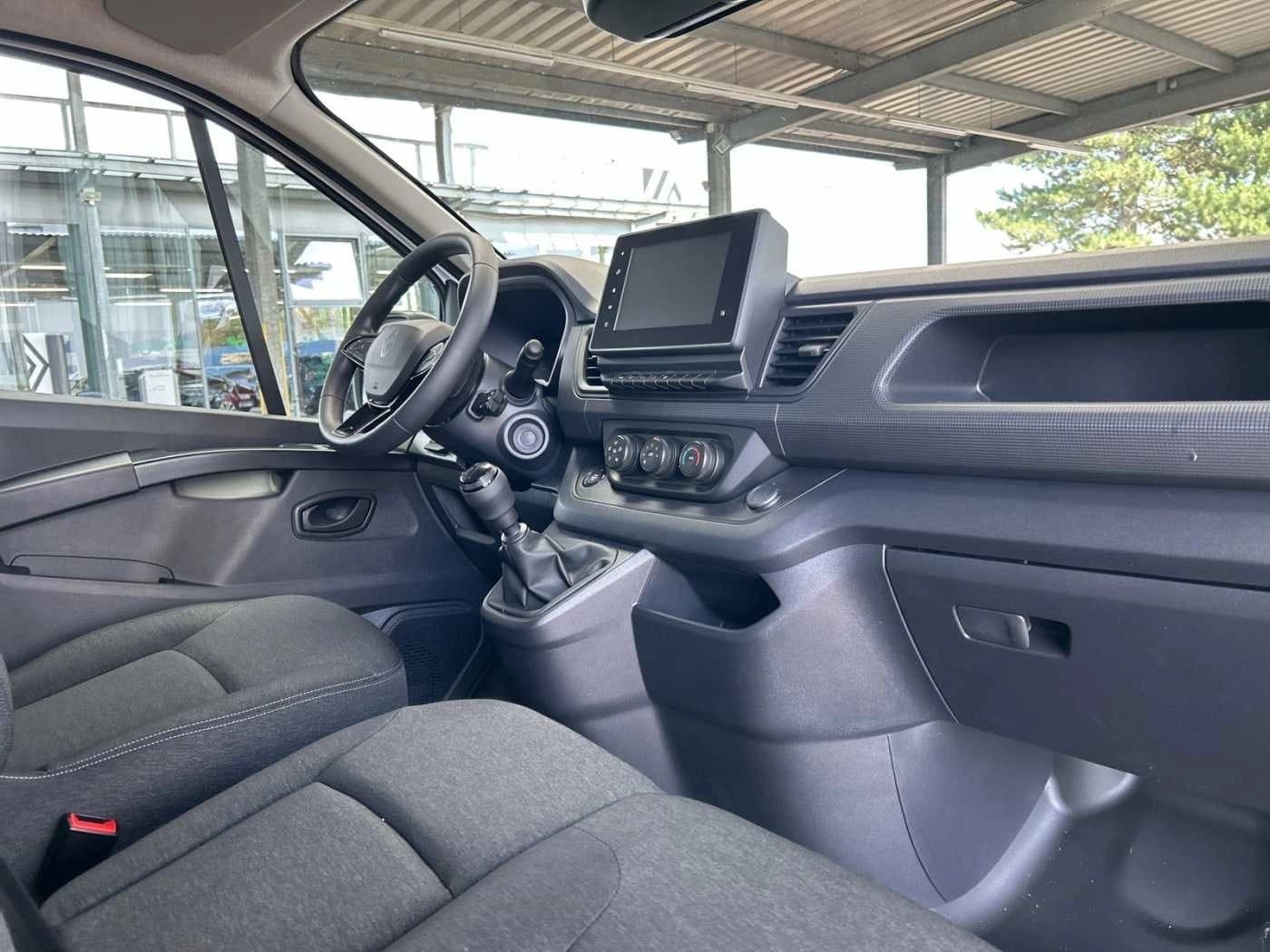 Renault Trafic Komfort L2H1 3,1t Blue dCi 150 — 11