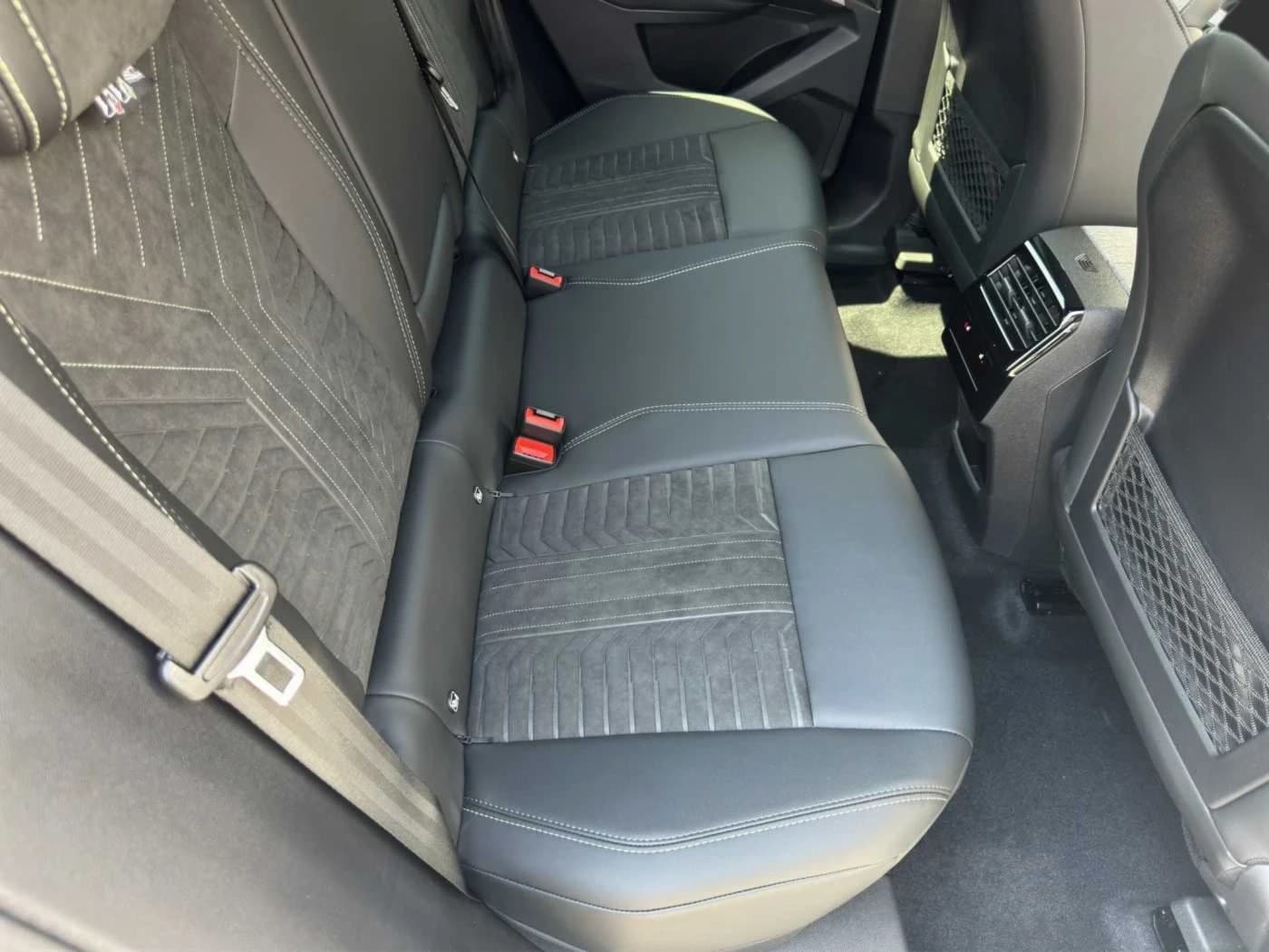Peugeot 3008 Hybrid GT-Pack //360°/Navigation/Sitzheizung — 15