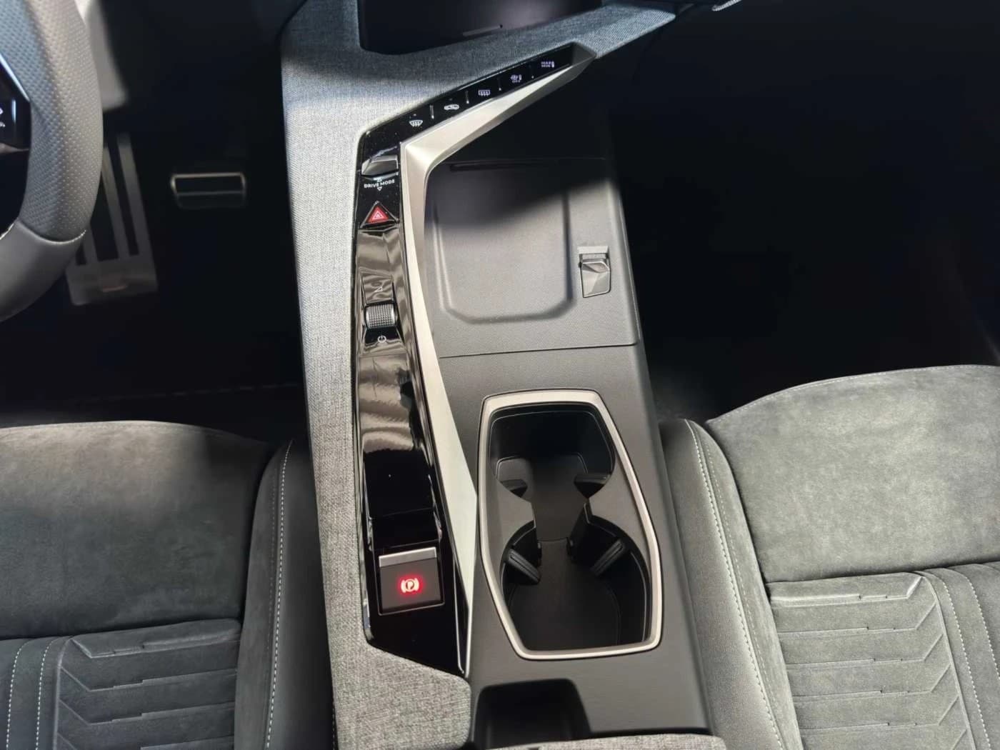 Peugeot 3008 Hybrid GT-Pack //360°/Navigation/Sitzheizung — 6