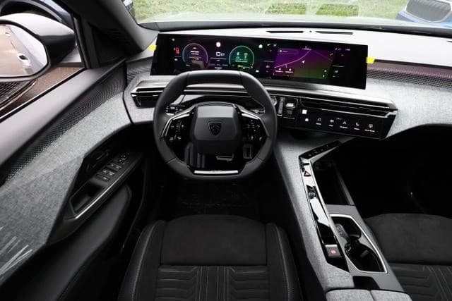 Peugeot 5008 GT Hybrid KomfortP eHK Nav ACC SHZ Kam K... — 7