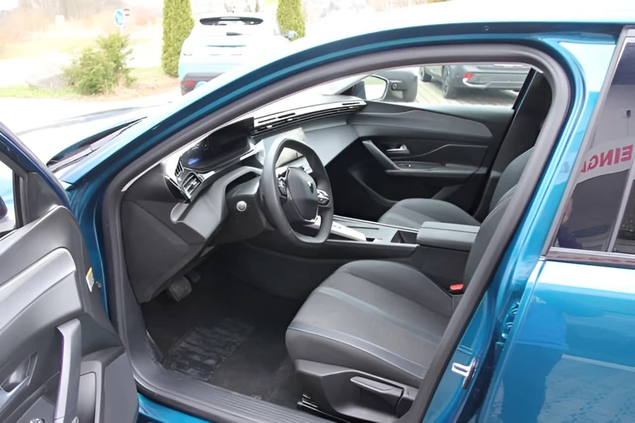 Peugeot 408 Mild Hybrid 145PS Allure AdaptivTempomat — 9