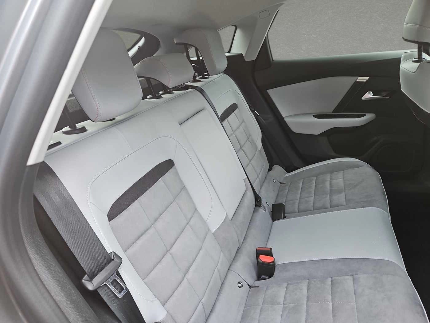 Citroen C4 C4 Hybrid 145 MAX — 8