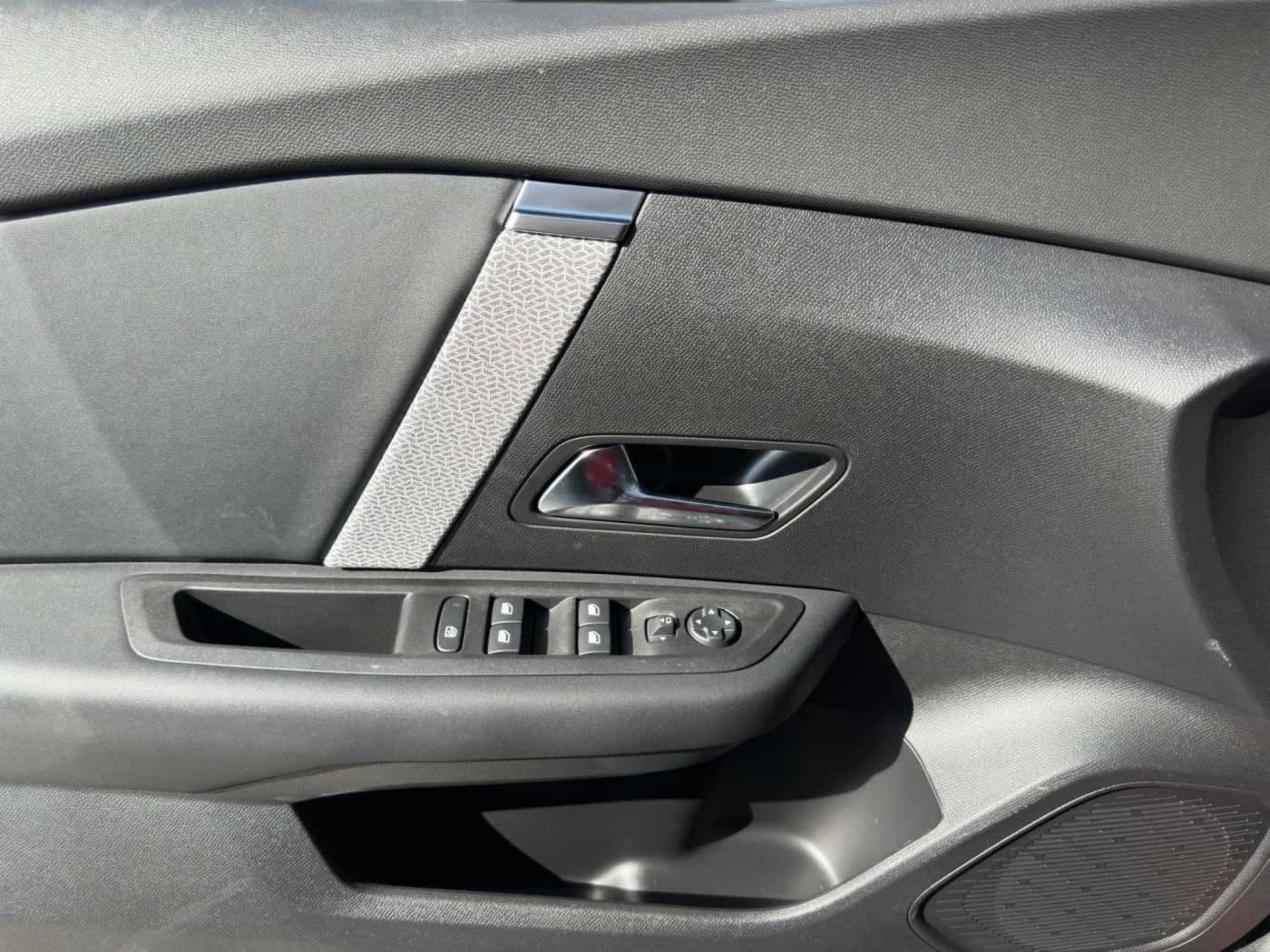 Citroen C4 C4 1.2 Plus Teilleder/Navi/Kamera — 10