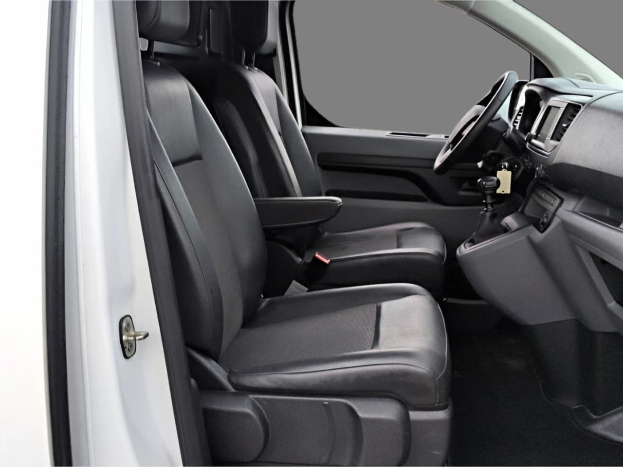 Citroen Jumpy Kasten Club 1.5D*Temp PDC MirrorLink Klima... — 8